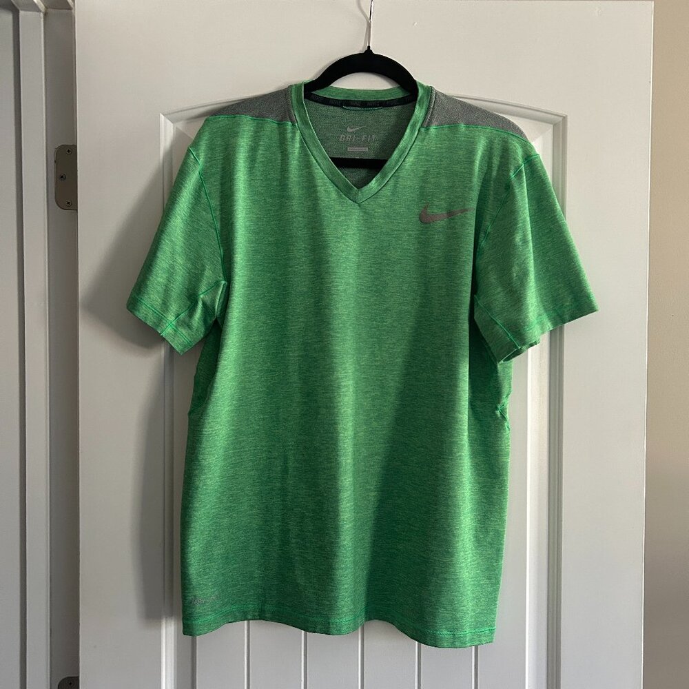 Men's Nike Pro Ultimate Training Dri-Fit Activewear V-Neck Shirt Men's Size L